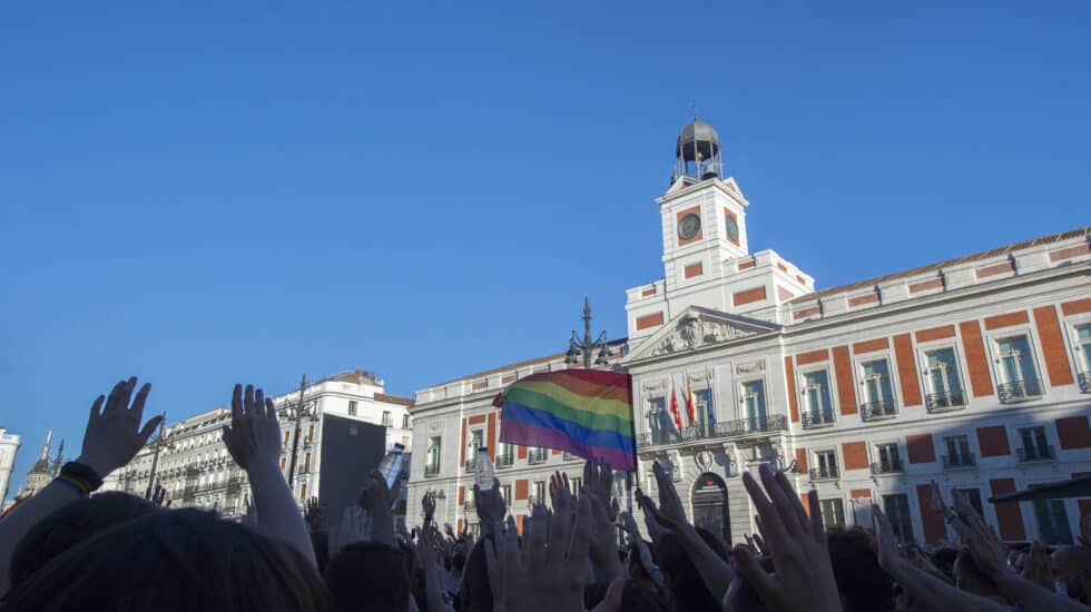 Cientos de personas durante una manifestación para condenar el asesinato de un joven de 24 años el pasado sábado en A Coruña debido a una paliza.
