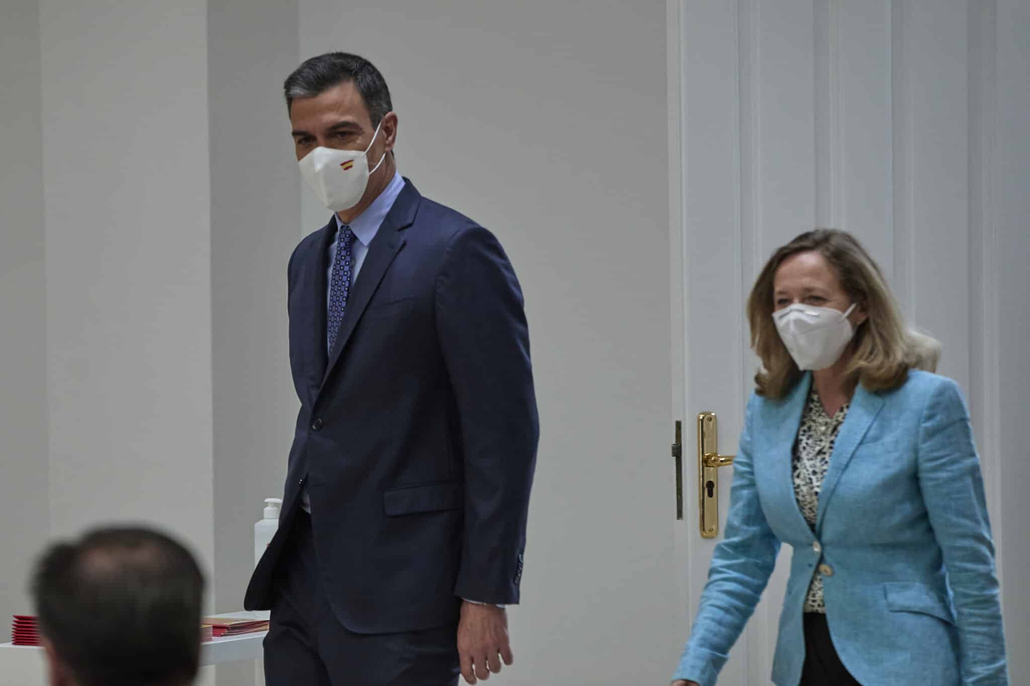 Pedro Sánchez y Nadia Calviño.