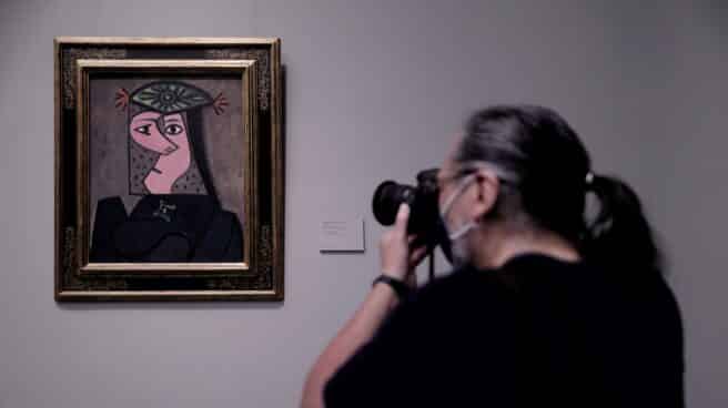 El Prado presenta la instalación de la obra 'Busto de mujer 43', de Picasso