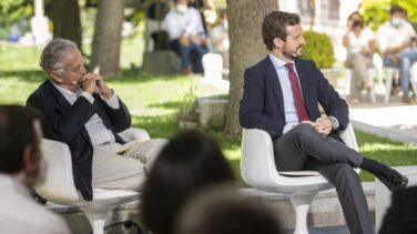 El ex ministro Arias Salgado bromea llamando "hijo de puta" a Rutte