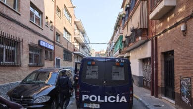 Detenidos dos jóvenes por violar a una mujer tras maniatarla y taparle la cabeza con una almohada en un piso de València