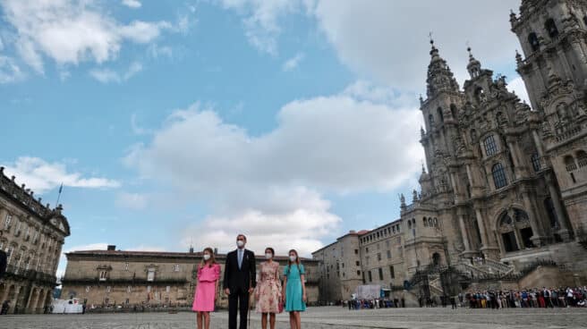 Los Reyes y sus hijas, en Santiago de Compostela.