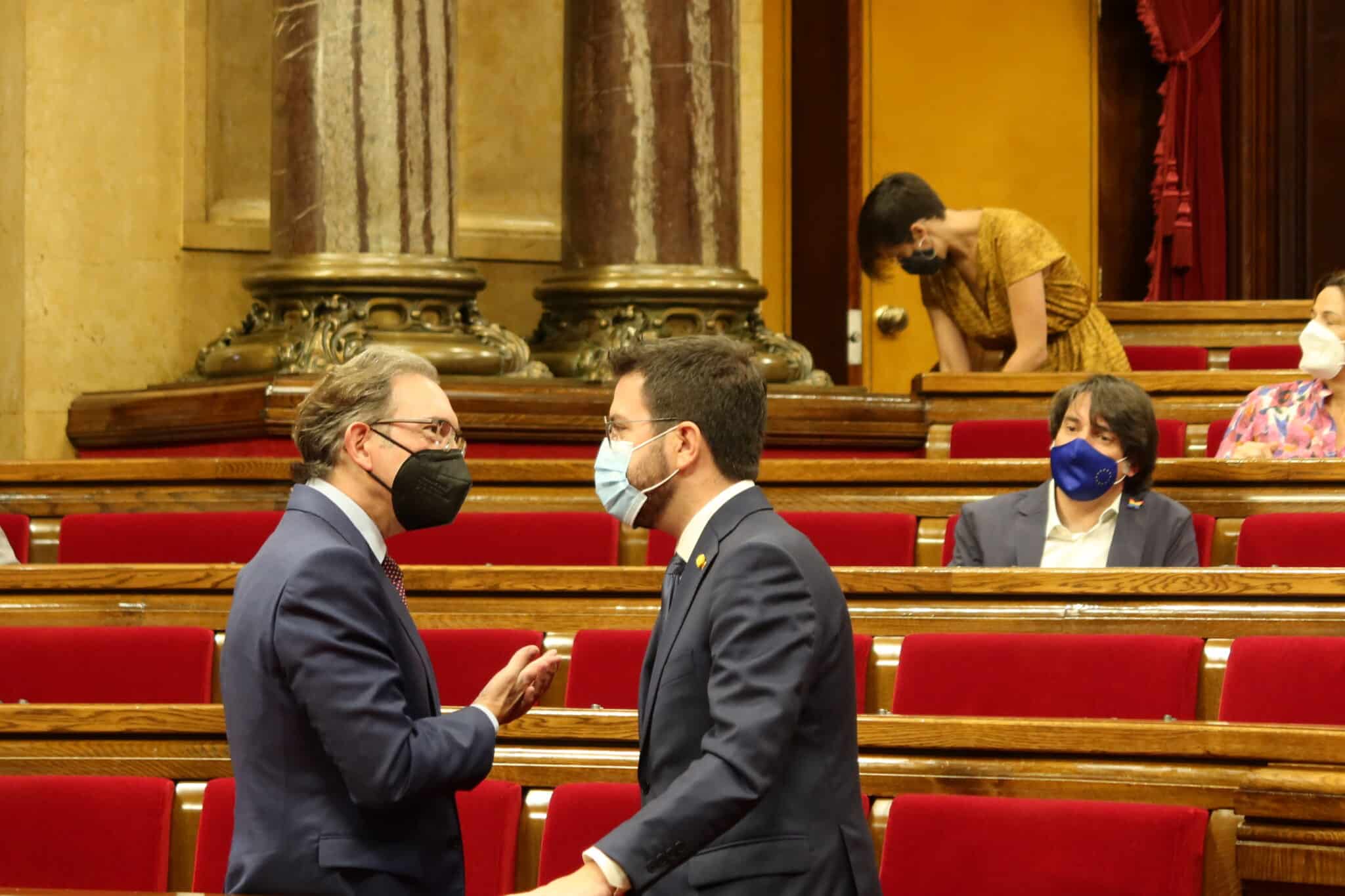 El Parlament aprueba los avales  ante el Tribunal de Cuentas con la abstención de PSC y Podemos
