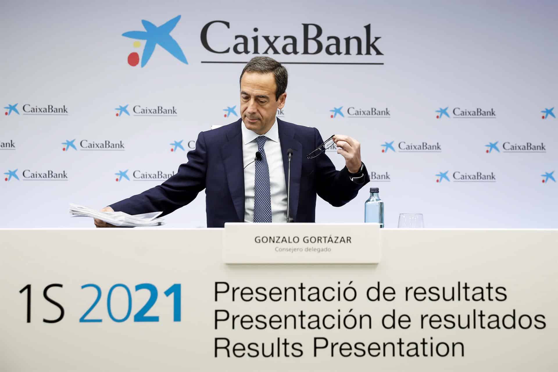 El consejero delegado de CaixaBank, Gonzalo Gortázar, presenta los resultados del primer semestre tras su fusión con Bankia