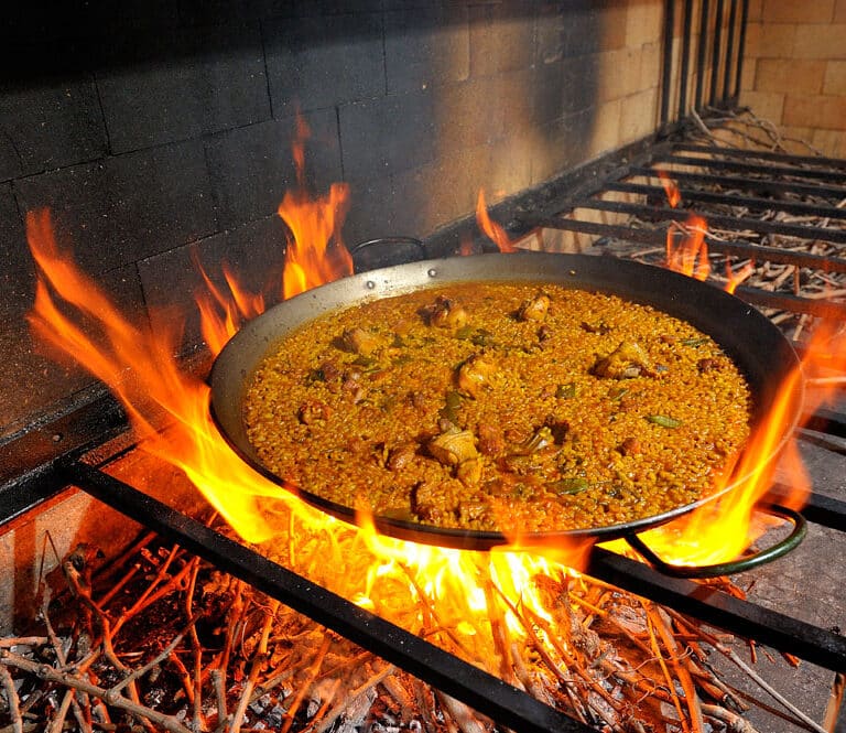 Paella, gamba roja y cocas: seis restaurantes para saborear la Jávea más auténtica