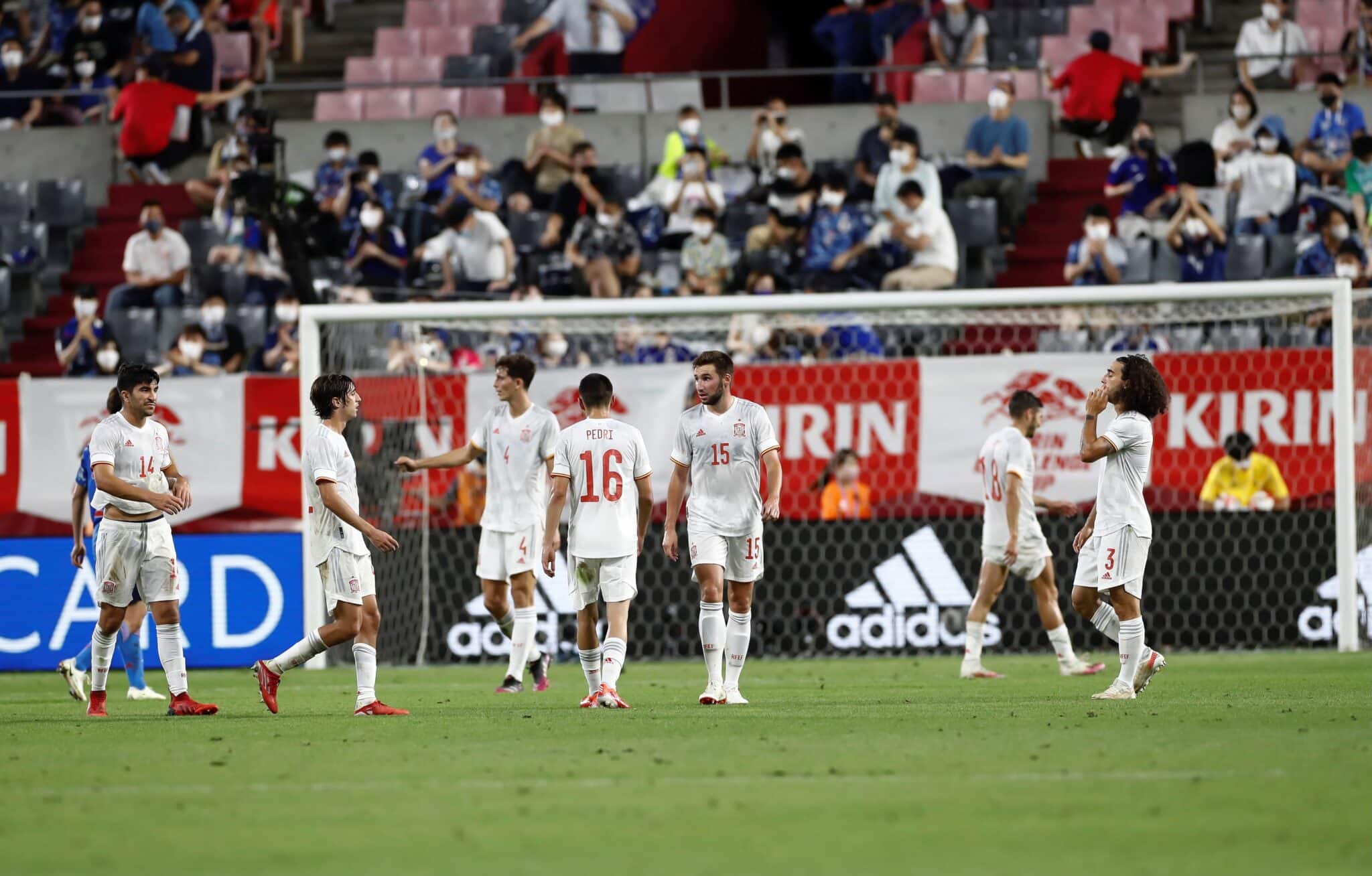 Los jugador de la selección española de fútbol durante su encuentro amistoso contra Japón como preparación para los Juegos Olímpicos de Tokio 2020