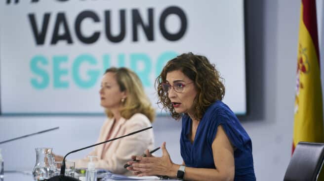 La vicepresidenta segunda y ministra de Asuntos Económicos y Transformación Digital, Nadia Calviño, y la ministra de Hacienda y portavoz del Gobierno, María Jesús Montero, en una rueda de prensa posterior al Consejo de Ministros.