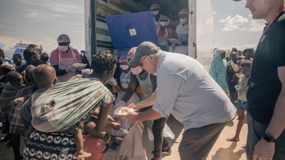 José Andrés en una emergencia en Mozambique