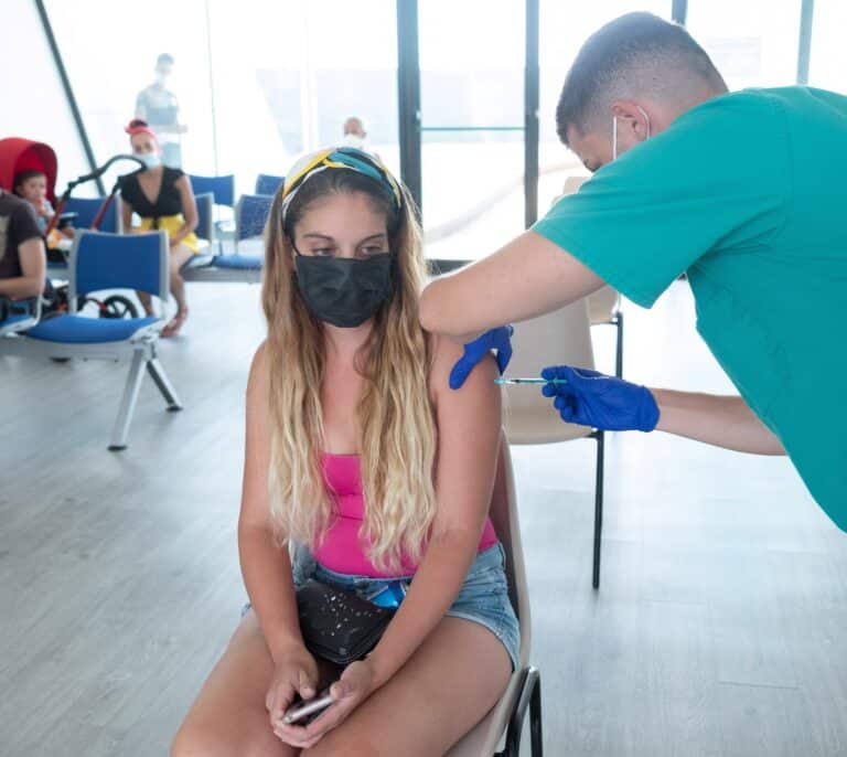 Canarias sigue en escalada: 390 puntos de incidencia y 914 nuevos casos