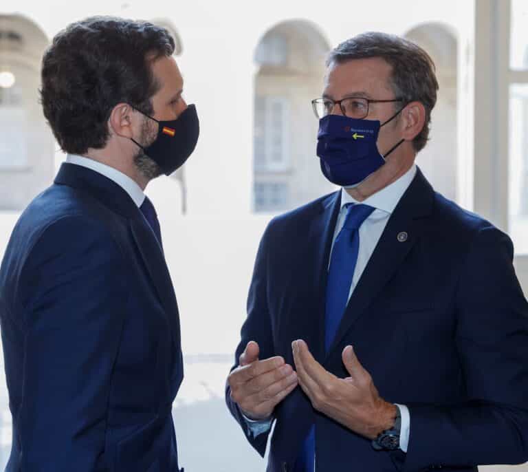 Feijóo pide a Casado que hable con Ayuso para que no sea necesario "llegar a un congreso para solucionar el problema"