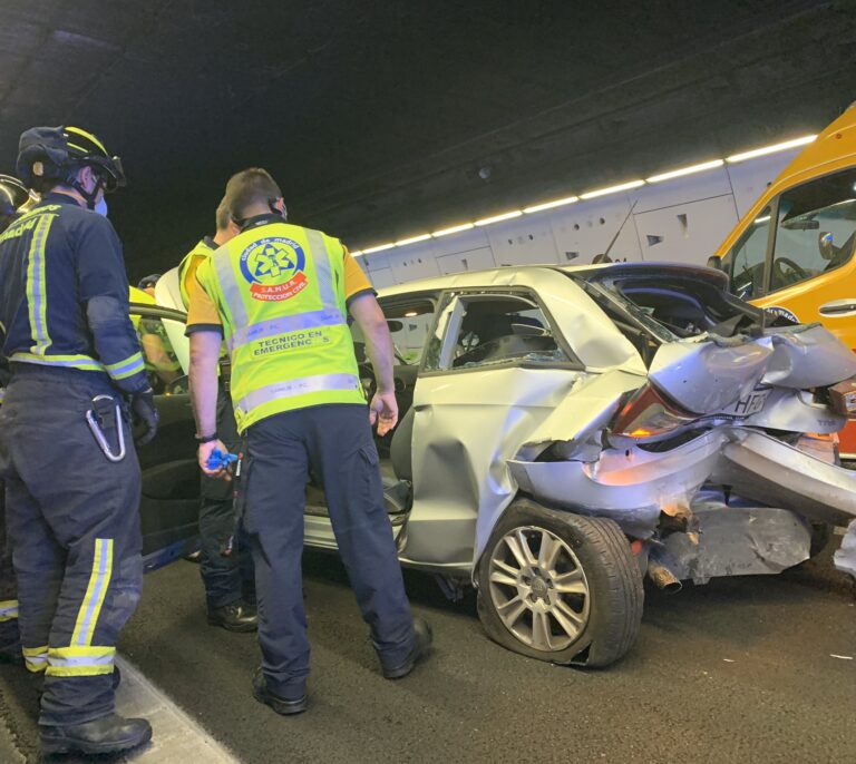 Herido muy grave un joven de 35 años en un accidente múltiple en Madrid