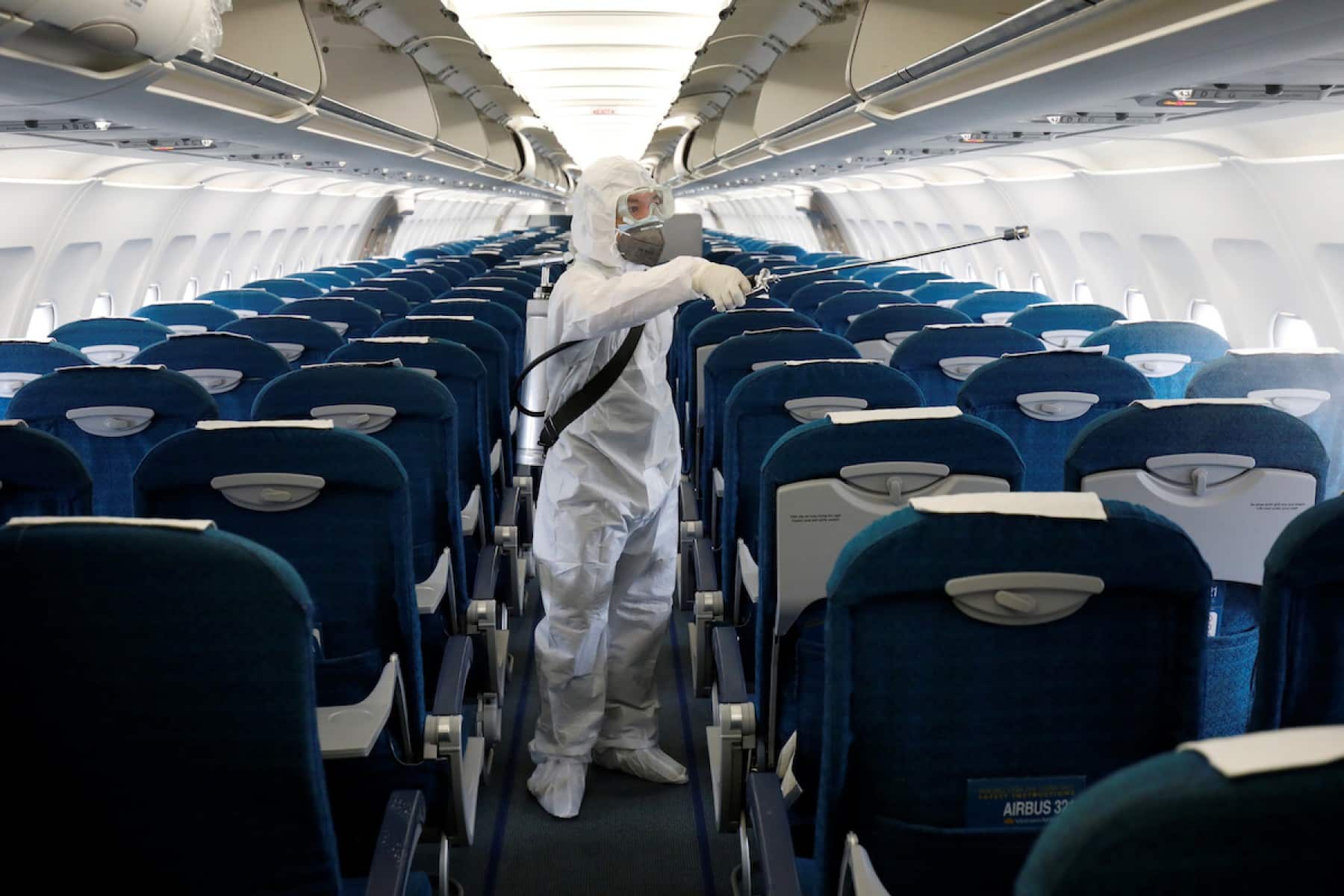 Las líneas aéreas aseguran que el riesgo de contagio por coronavirus en aviones "es mínimo"
