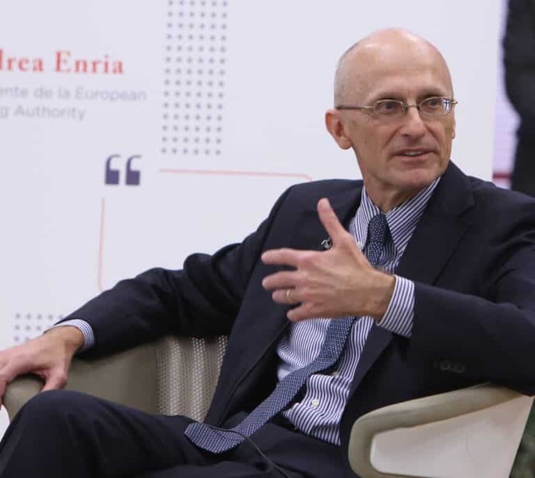 El BCE levanta la prohibición de distribuir dividendos a los bancos desde octubre