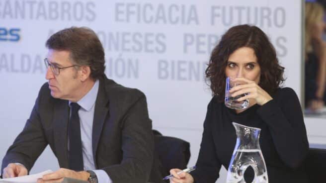 El presidente de la Xunta de Galicia, Alberto Núñez Feijóo y la presidenta de la Comunidad de Madrid, Isabel Díaz Ayuso. El presidente de la Xunta de Galicia, Alberto Núñez Feijóo y la presidenta de la Comunidad de Madrid, Isabel Díaz Ayuso.
