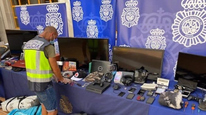 Efectos intervenidos por agentes de la Policía Nacional en Málaga a jóvenes aficionados al parkour que robaban en viviendas habitadas