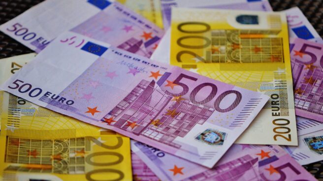 Billetes de 200 y de 500 euros.