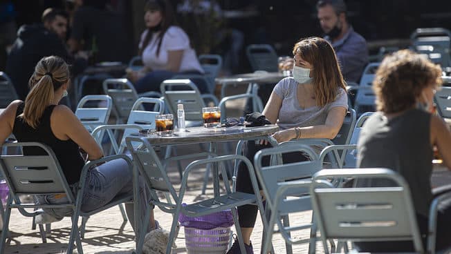 Mascarilla obligatoria en Andalucía en los establecimientos de hostelería y restauración mientras no se esté consumiendo