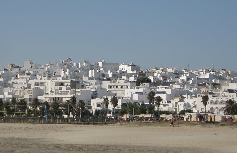 La Junta de Andalucía mantiene sin cerrar Conil