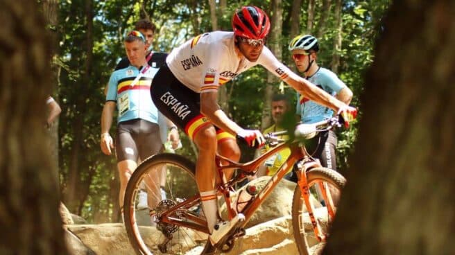 El ciclista de montaña español David Valero, en la prueba de XCO en los Juegos Olímpicos de Tokyo 2020 en la que conquistó la medalla de bronce El ciclista de montaña español David Valero, en la prueba de XCO en los Juegos Olímpicos de Tokyo 2020 en la que conquistó la medalla de bronce