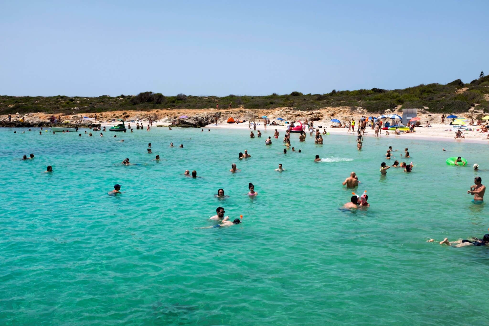 Playa de Binibèquer en Menorca, en las Islas Baleares.