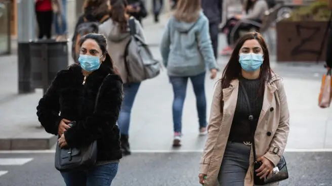 España suma 5.820 contagios durante el Puente y mantiene la incidencia en 49