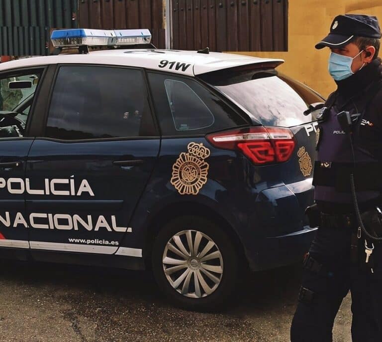 Hallan muerto a un hombre en Valencia con herida de arma blanca en la espalda