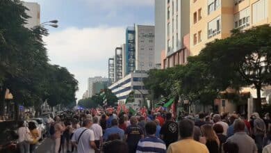 Más de 2.000 personas se manifiestan contra el cierre de Airbus en Puerto Real