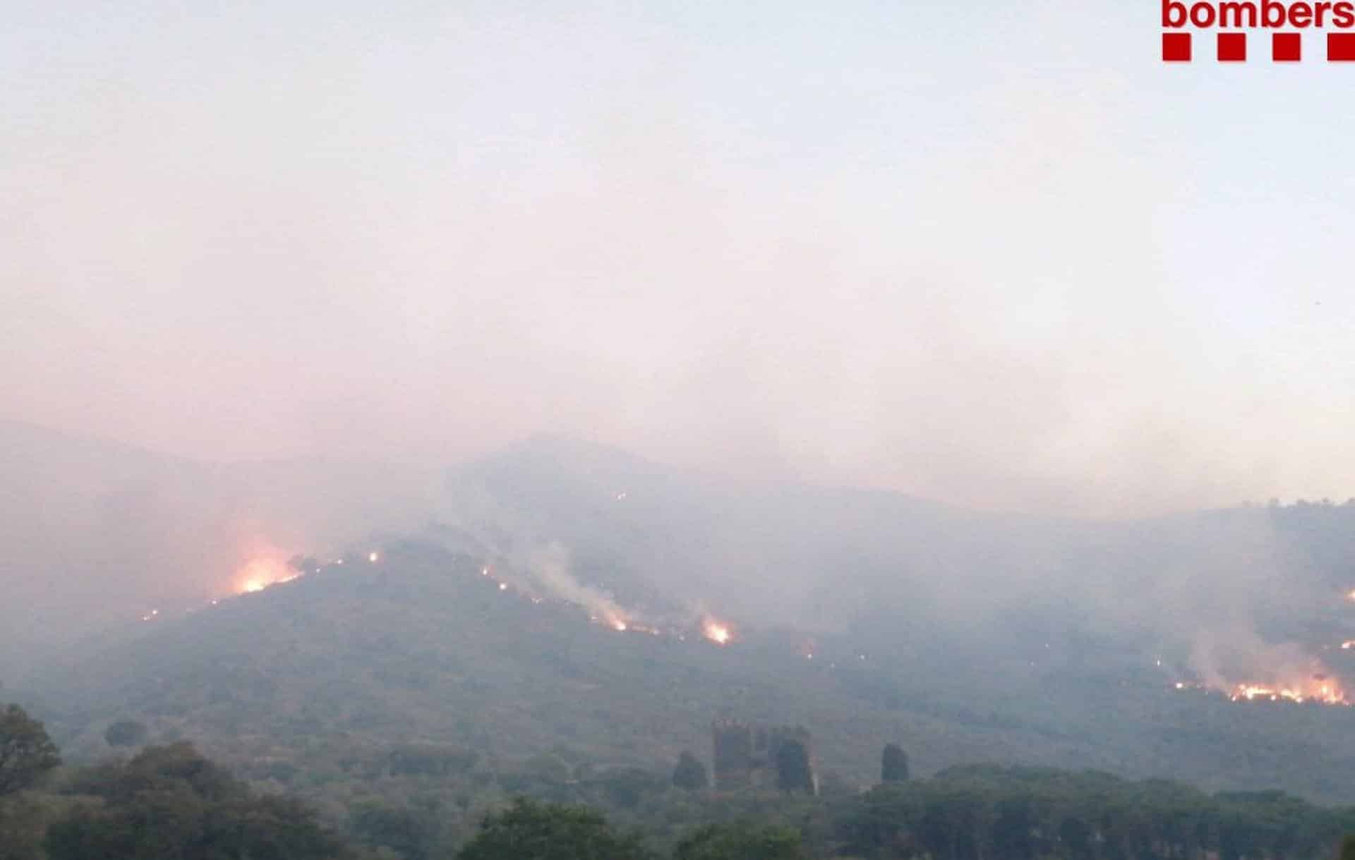 Un incendio en Cap de Creus quema 500 hectáreas y obliga a evacuar a 350 personas