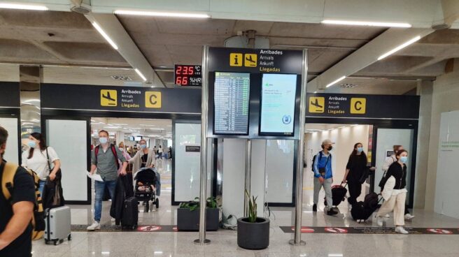 Economía.- Los aeropuertos españoles operarán 15.763 vuelos este fin de semana en la operación salida