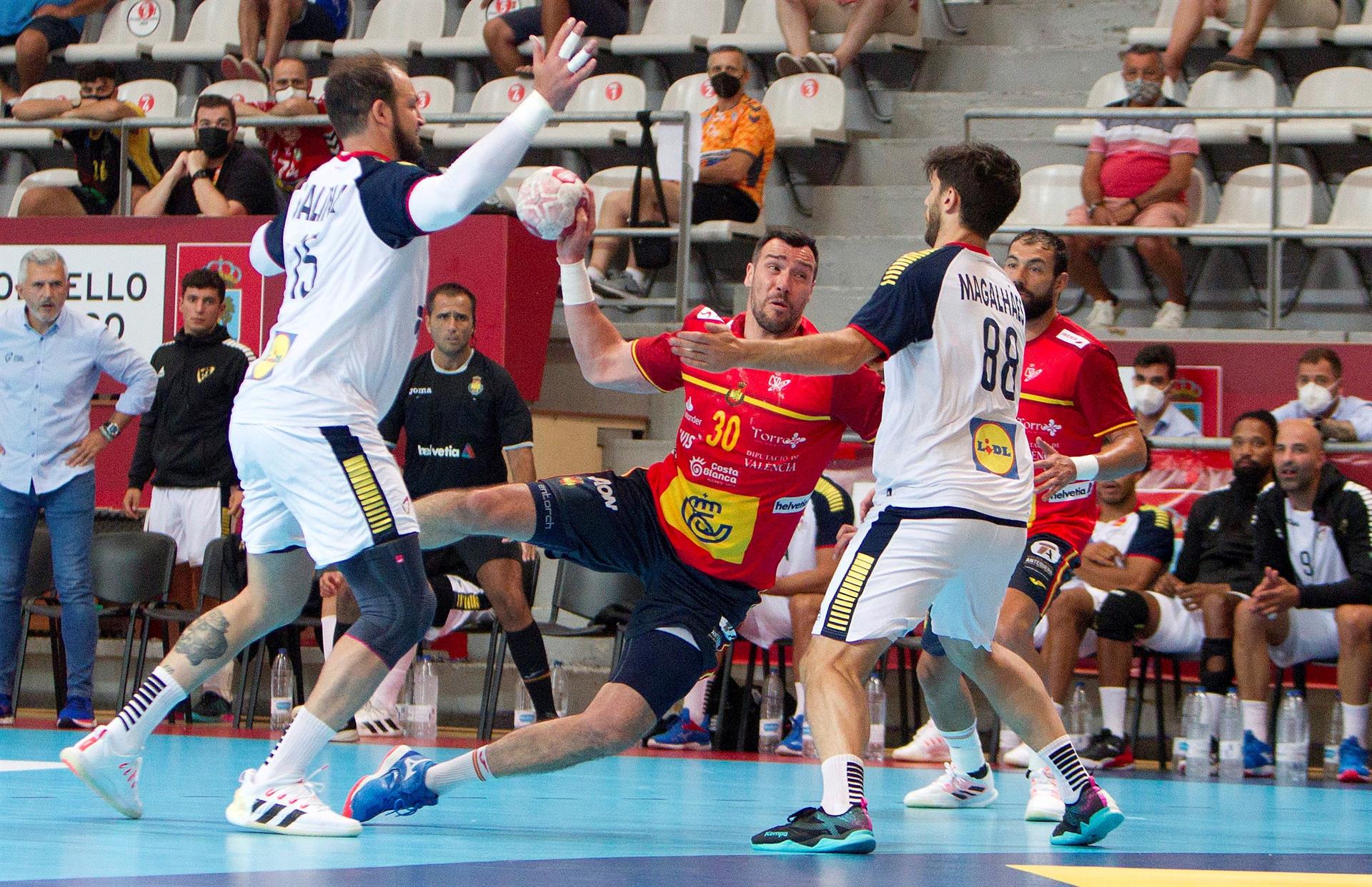 Gedeón Guardiola, en un partido de preparación de la selección española de balonmano para los Juegos Olímpicos.