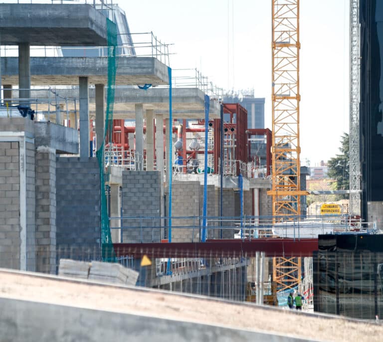 Funcas rebaja su previsión de crecimiento en 1,2 puntos por la inflación y falta de materiales