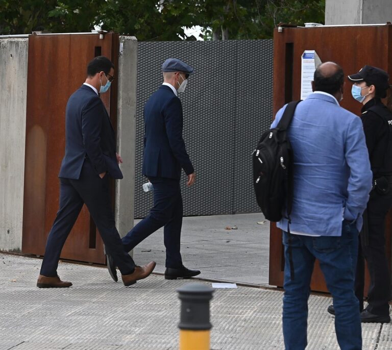 Puigdemont, los mossos y el garçon del pis