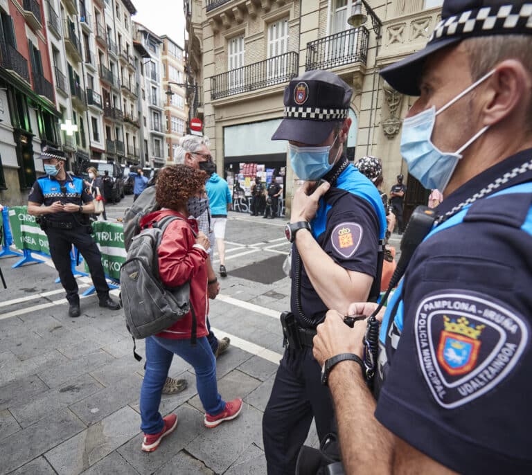 Los jueces mantienen el toque de queda en pueblos de Navarra con riesgo alto durante sus fiestas