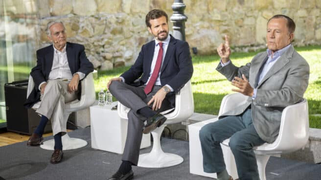 El líder del PP, Pablo Casado, en unas jornadas junto a Rafael Arias Salgado e Ignacio Camuñas. El líder del PP, Pablo Casado, en unas jornadas junto a Rafael Arias Salgado e Ignacio Camuñas.