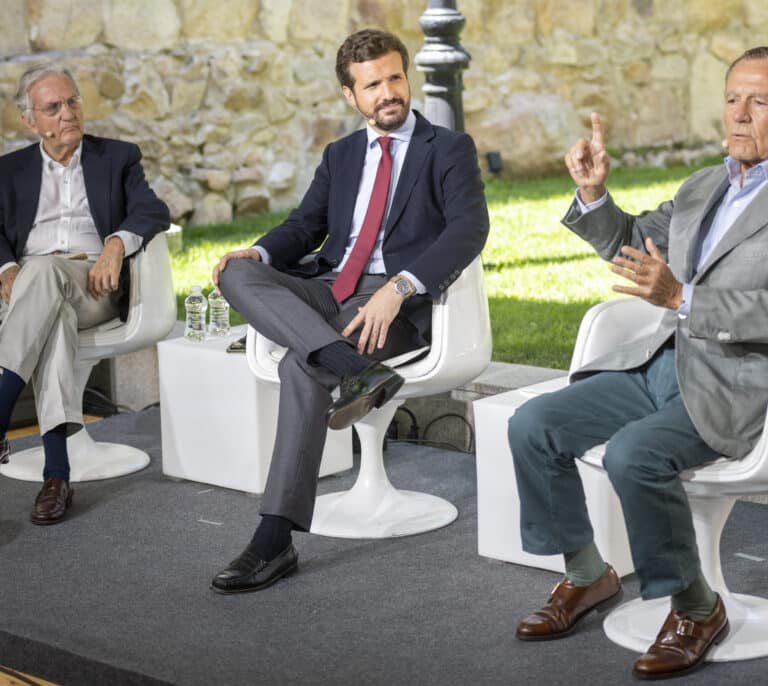 Los historiadores advierten a Casado: "No puede taparse los ojos" con la Guerra Civil