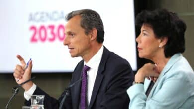Los ex ministros Duque y Celaá piden la cesantía: 4.990 € al mes durante dos años