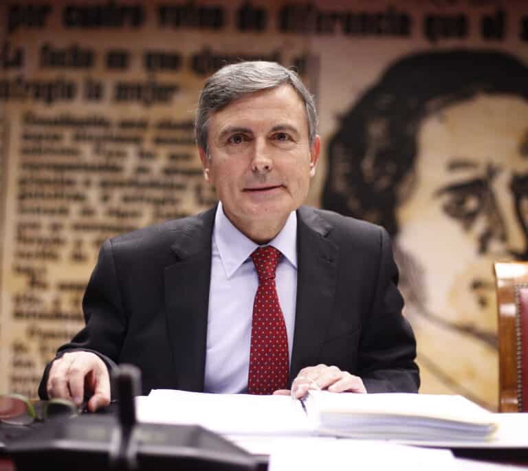 El socialista Pedro Saura sustituirá a Óscar López al frente de Paradores