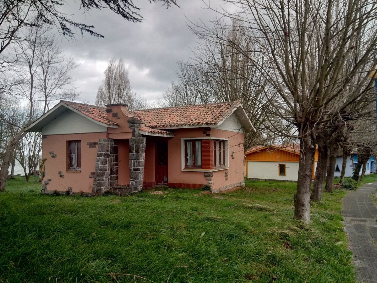 Un chalet de Perlora, ciudad de vacaciones (Asturias).