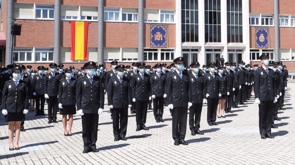 Acto de jura de una de las últimas promociones de la Escala Básica de la Policía Nacional en el Complejo Policial de Canillas, en Madrid.