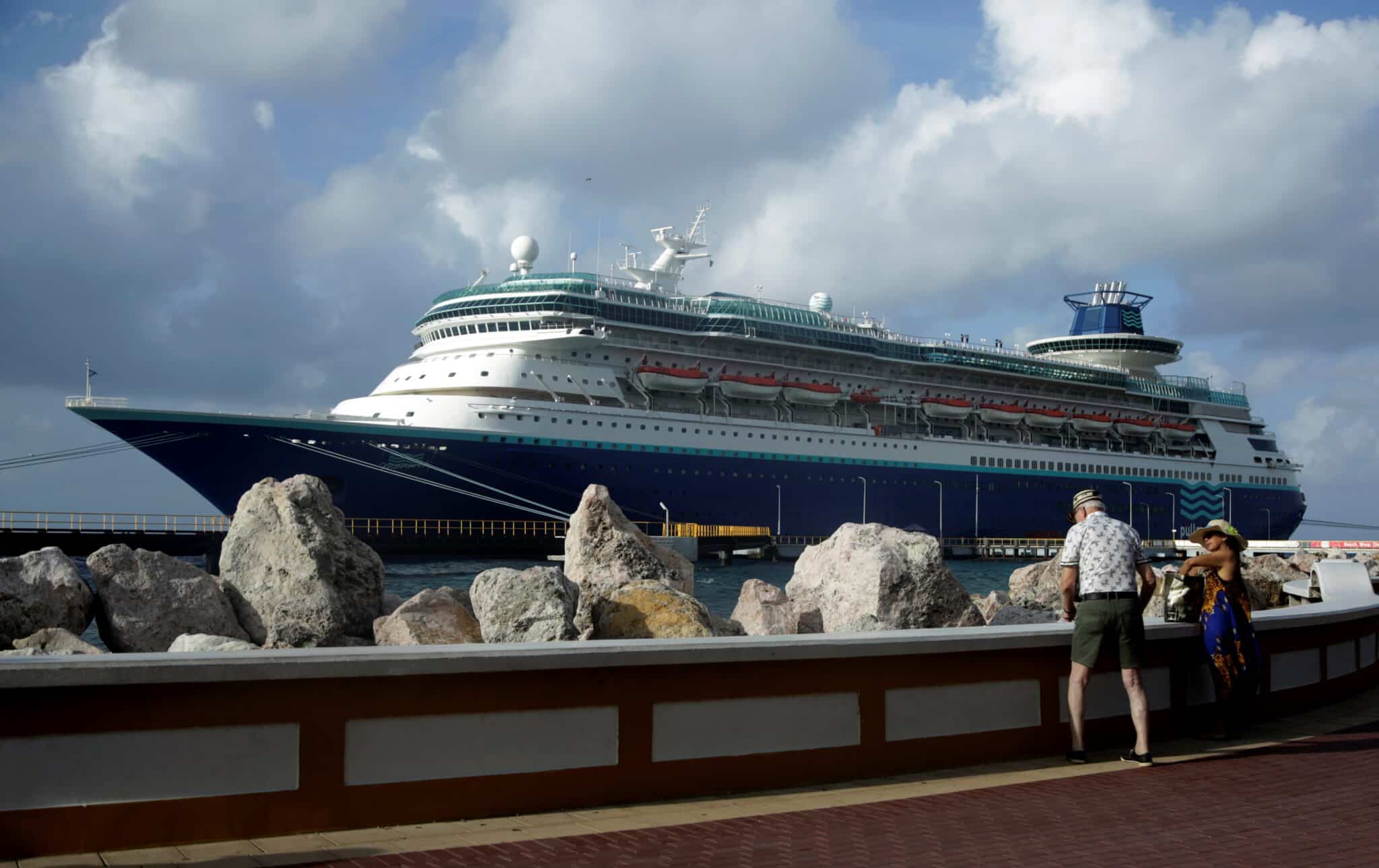 El buque Monarch de la naviera Pullmantur Cruceros.