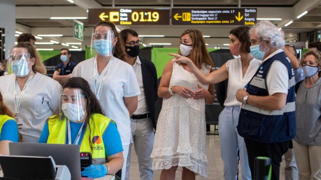 Controles covid en el aeropuerto Son Sant Joan de Palma de Mallorca. Controles covid en el aeropuerto Son Sant Joan de Palma de Mallorca.