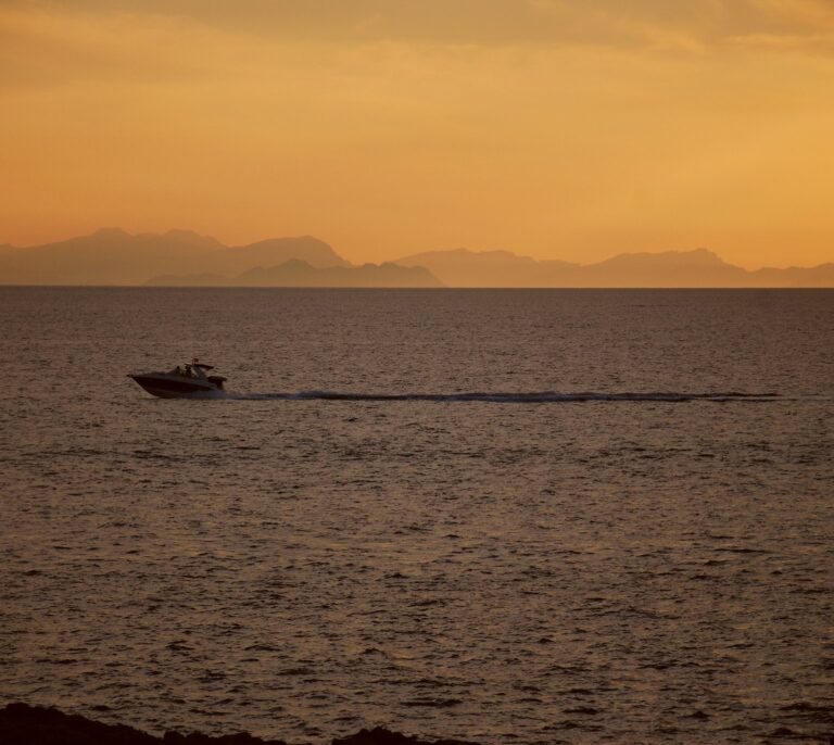 Un adolescente grave al hundirse en su 'bautismo' de buceo en Tarragona