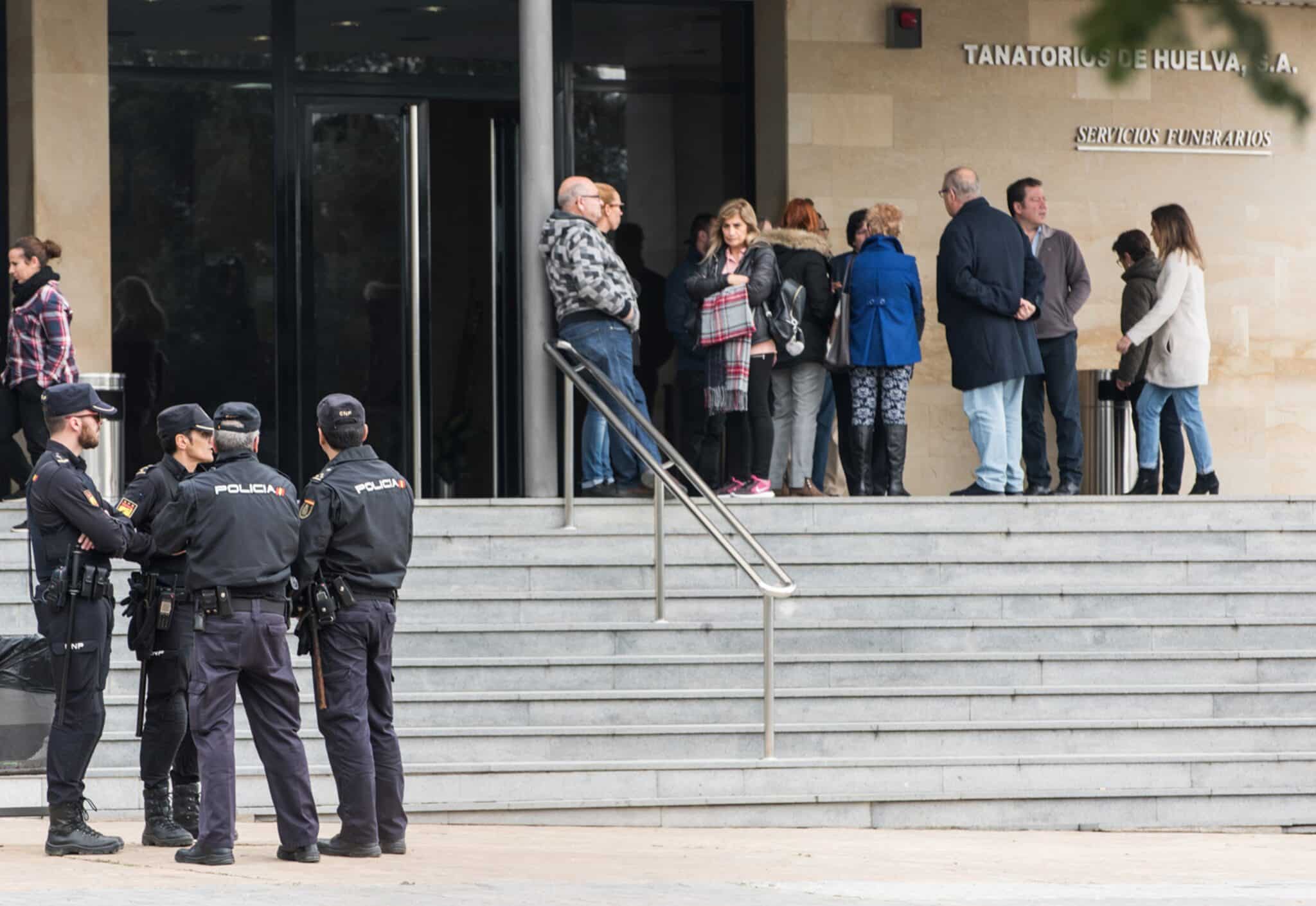 Entrada a uno de los dos tanatorios existentes en Huelva capital.