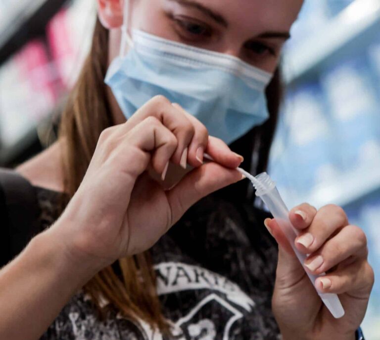 Qué pasa si doy positivo en un test de antígenos de farmacia