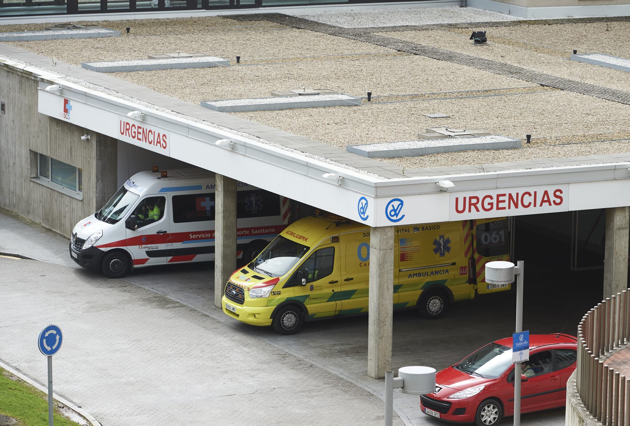 Ambulancias en el Hospital Marqués de Valdecilla (Cantabria)