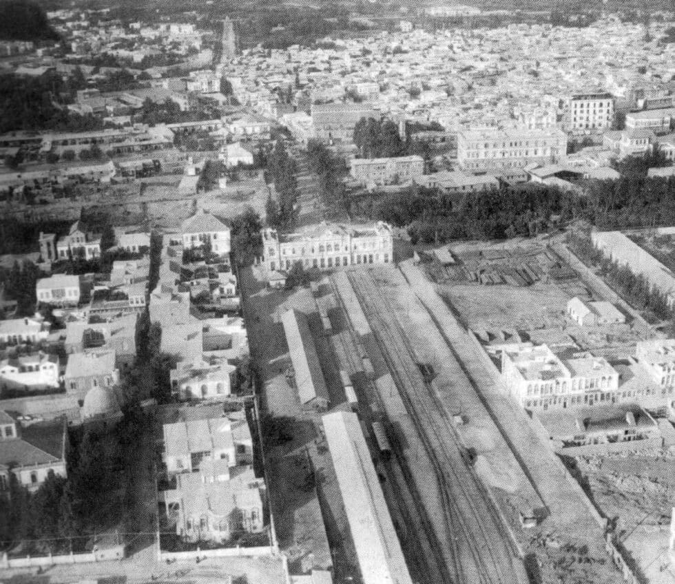 Vista aérea de la estación de tren de Hiyaz en el centro de Damasco (Siria)