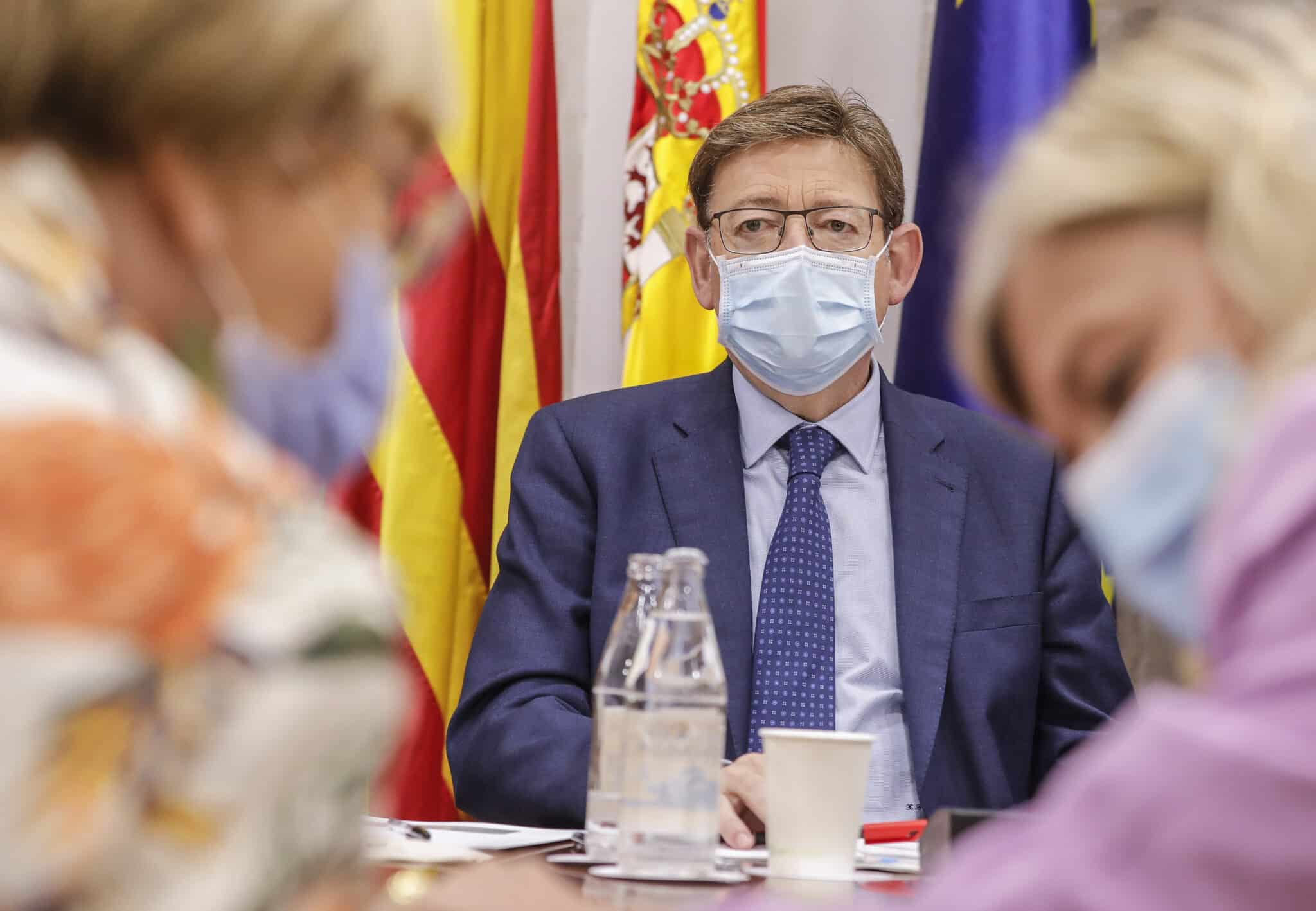 El presidente de la Generalitat, Ximo Puig, preside la reunión de la Mesa Interdepartamental para la Prevención y Actuación ante la COVID-19 en el Palau de la Generalitat