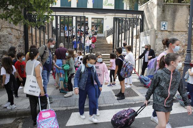 Sanidad estudia que los alumnos vacunados no guarden cuarentena si son contacto de un positivo