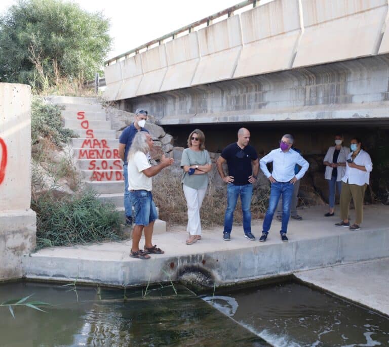 Vertido cero, la solución de 620 millones al Mar Menor que Teresa Ribera abandona por el 'cinturón verde'