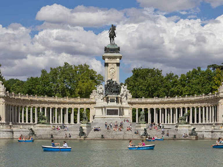 El Retiro y ocho grandes parques de Madrid balizarán zonas hasta las 18 horas por el fuerte viento